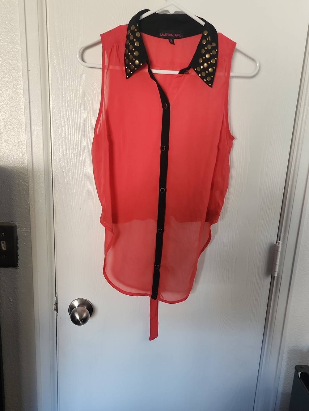Material Girl Sleeveless Coral Button-Front Blouse with Studded Collar